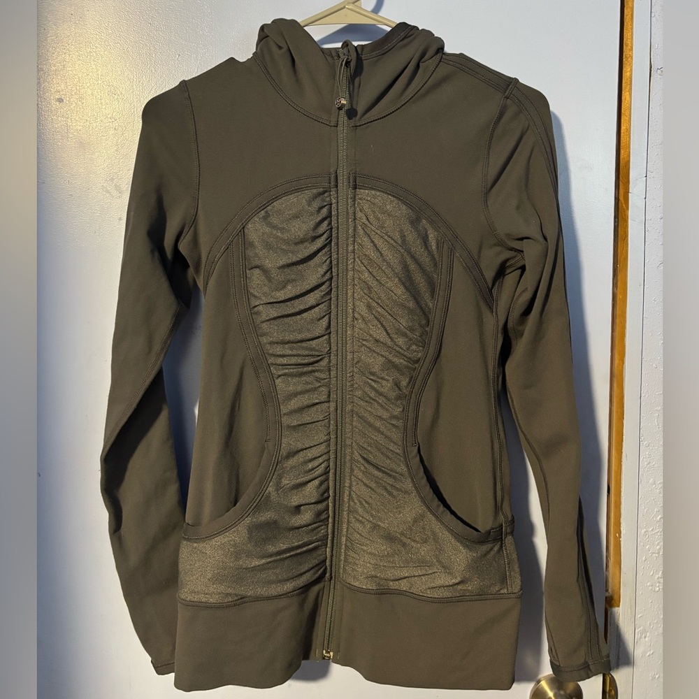 Lululemon women’s jacket size 4